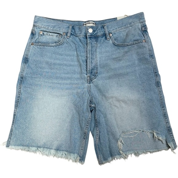 Free People Big Sur Coast Boyfriend Distressed Denim Short, Size 31 - Picture 4 of 7